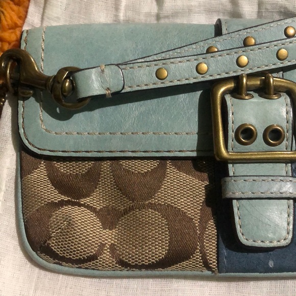 Coach wristlet - Picture 2 of 6